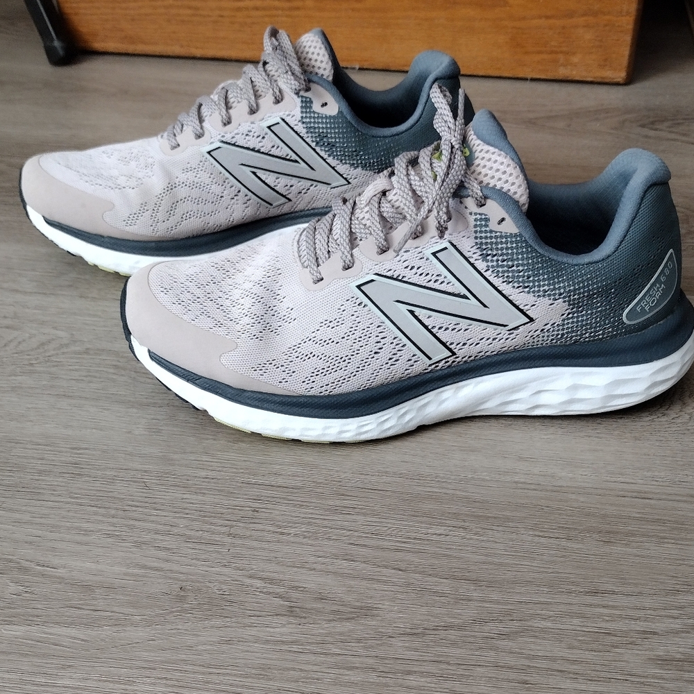 Men's New Balance Fresh Foam 680. Size 9.5